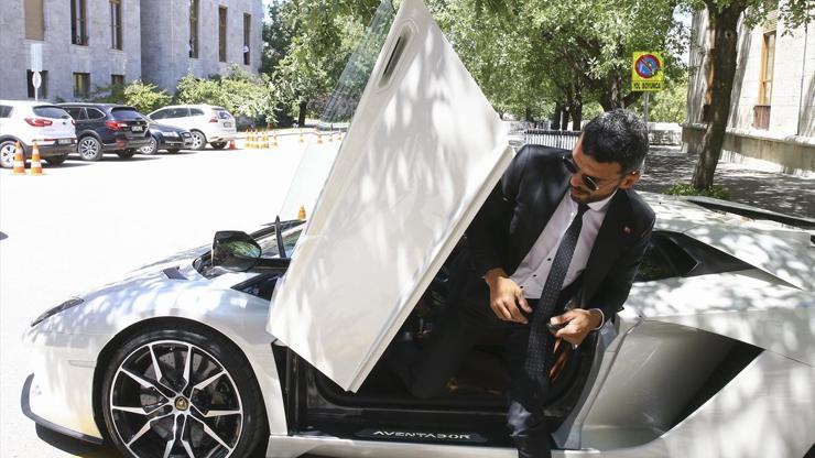 Kenan Sofuoğlu, TBMMye Lamborghini ile geldi