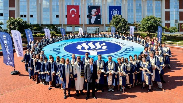 Işık Üniversitesi on bininci mezununu verdi