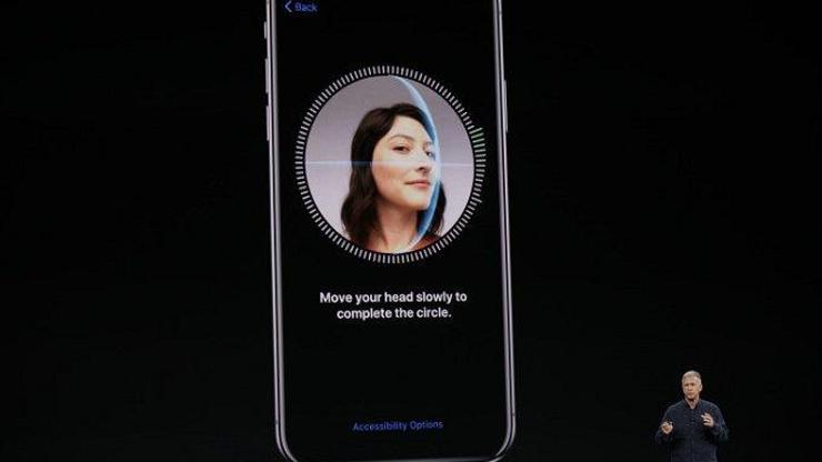 Apple’dan sinir bozan FaceID reklamı