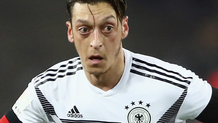 Mesut Özil, Alman Milli Takımını bırakıyor