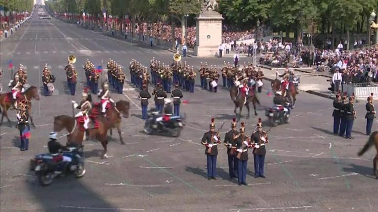 Fransanın ulusal bayramı Bastille Günü kutlanıyor