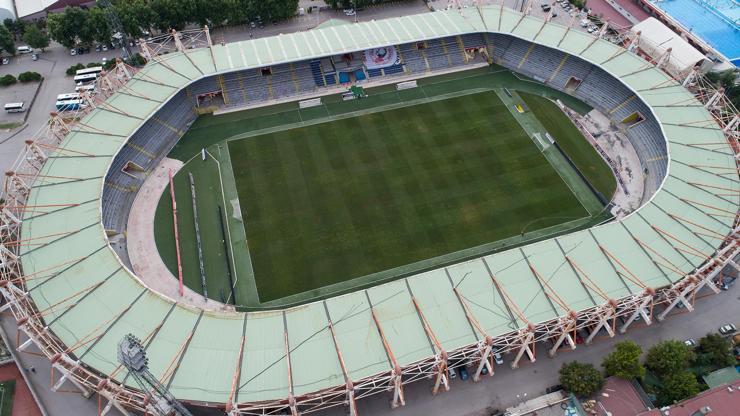 82 yıllık Ankara 19 Mayıs Stadyumunun yıkımı başladı