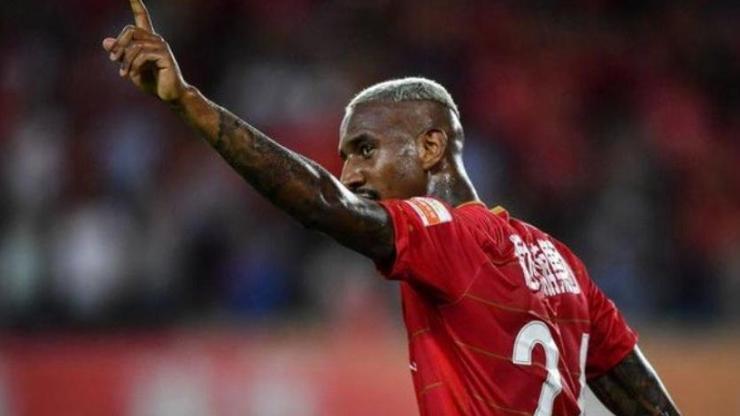 Talisca için 19,2 milyon euroluk bonservis ödedi