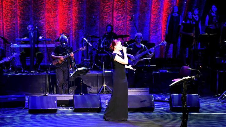 Candan Erçetinden Bodrumu büyüleyen konser