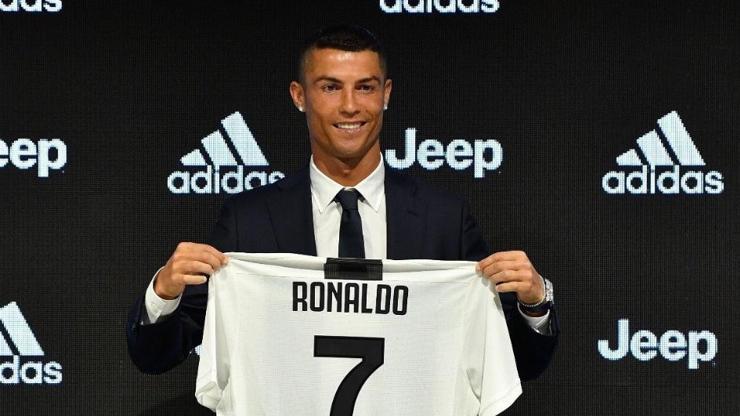 Cristiano Ronaldonun maaşı 10 kulübün toplam maaşından daha fazla