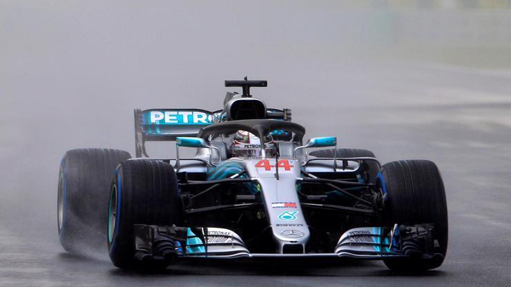 F1 Macaristanda yağmur Hamiltona pole positionı getirdi