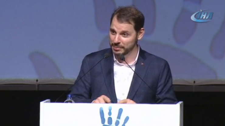 Berat Albayrak: Türkiye, bütün dünyanın parmakla gösterdeği ülke yolunda