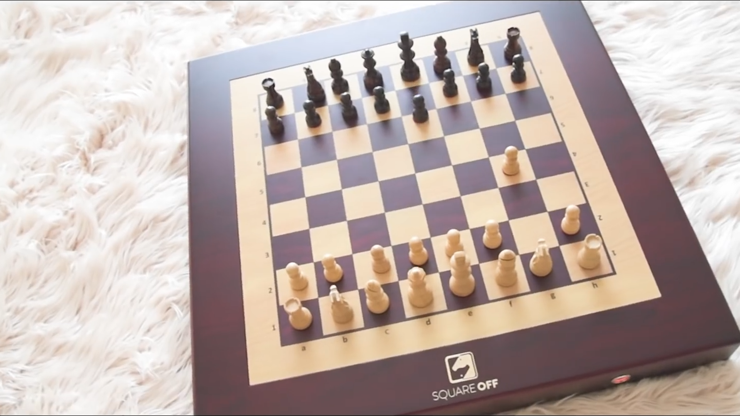 Yapay zeka destekli akıllı satranç tahtası