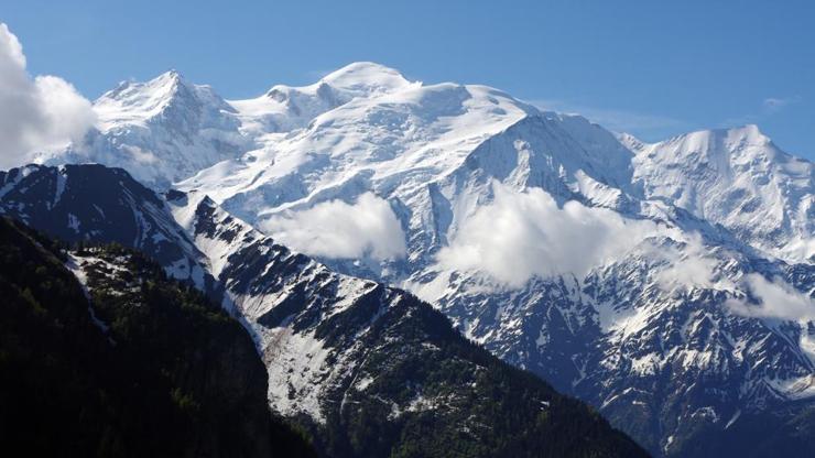 Batı Avrupanın zirvesinde 3 dağcı kayboldu