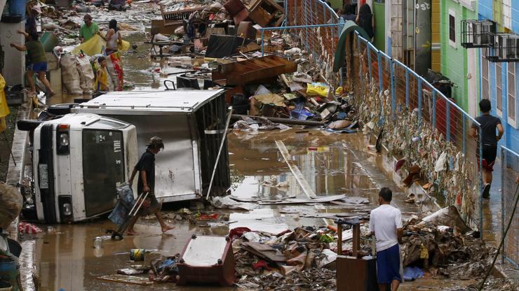 Filipinlerde sel faciası: 60 bin kişi tahliye edildi, 6 kişi öldü