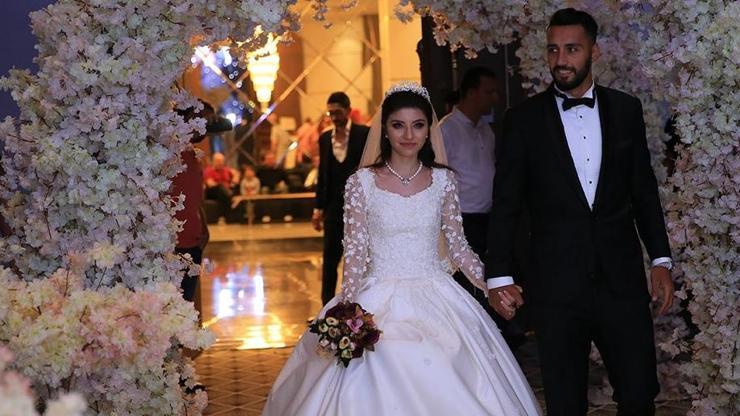Trabzonsporlu Mustafa Akbaş evlendi