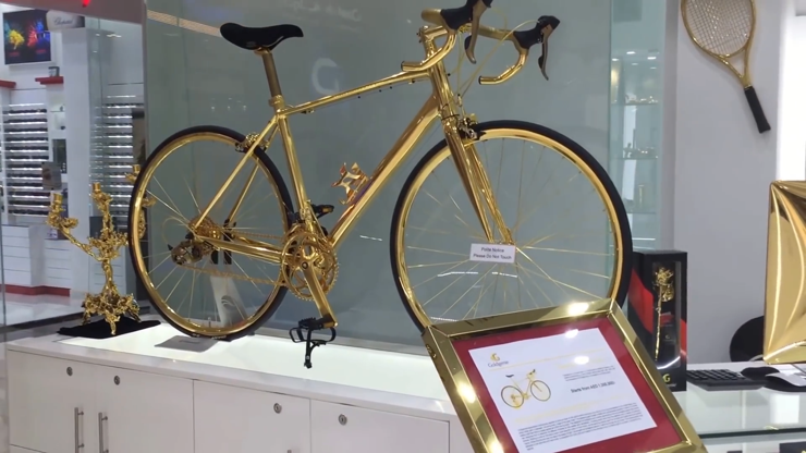 Dünyanın en pahalı bisikleti altın kaplama Goldgenie
