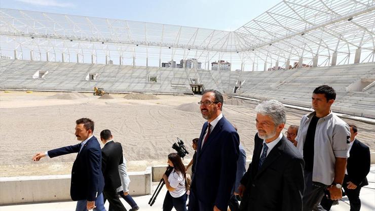 Spor Bakanı, Eryaman Stadında inceleme yaptı