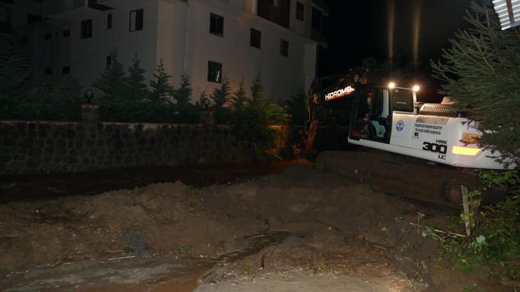 Trabzonda aşırı yağış sel ve heyelana neden oldu
