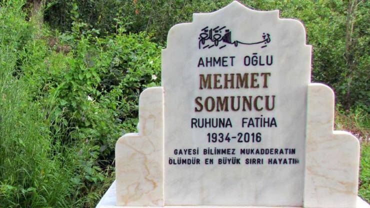 2013te yaptırdığı mezar taşına 2016 yazdırdı, 2018de öldü