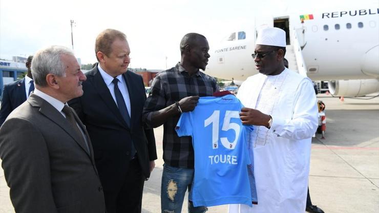 Senegal Cumhurbaşkanına Trabzonspor forması