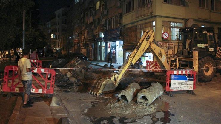 İstanbulda yol çöktü