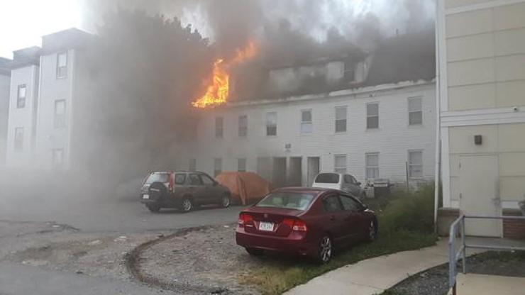 ABDde gaz boru hattı kırıldı, 70 ev yandı