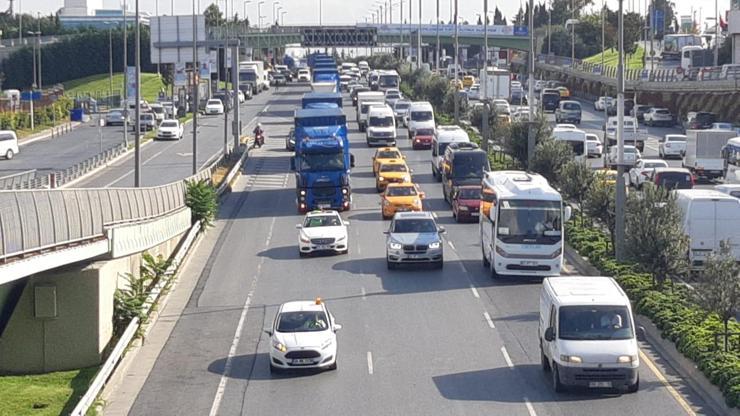 Atatürk Havalimanından yola çıkan 20 TIR Yeni Havalimanına ulaştı