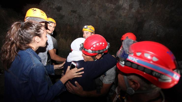 Kayalıklarda mahsur kalanlar 5 saat sonra kurtarıldı
