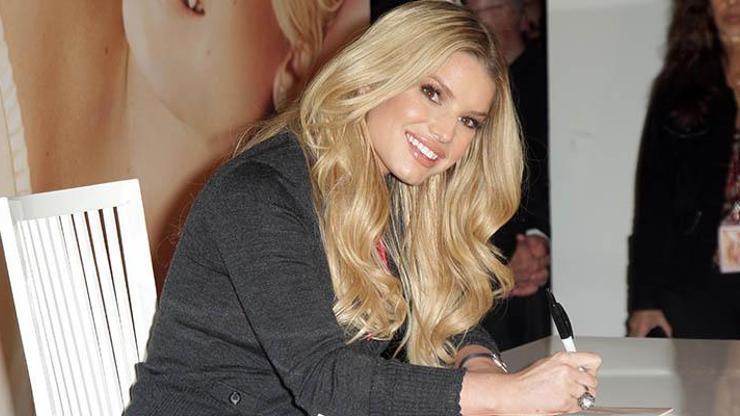 Jessica Simpson üçüncü çocuğuna hamile