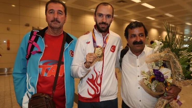 Ramil Guliyevin antrenörü Türk vatandaşı oldu