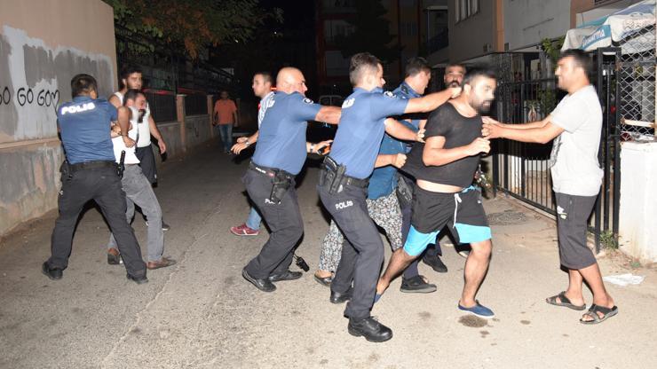Mahalle kavgası: Dedikodu nedeniyle aileler birbirine girdi