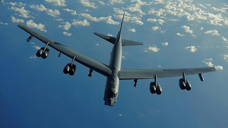 ABDnin bombardıman uçağı Doğu Çin Denizinde
