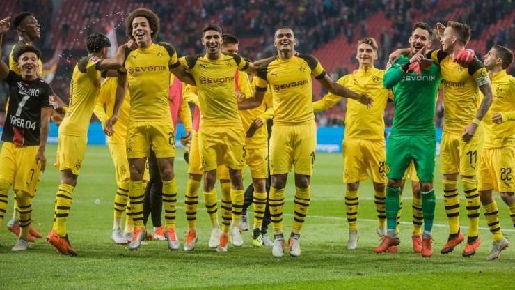 Dortmund 2-0dan maçı çevirip zirveye oturdu