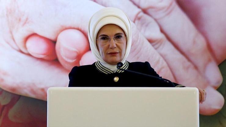 Emine Erdoğandan yaşlılar için belediyelere çağrı