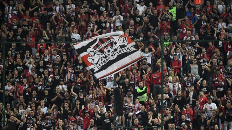 UEFAdan Spartak Trnavaya saha kapatma cezası