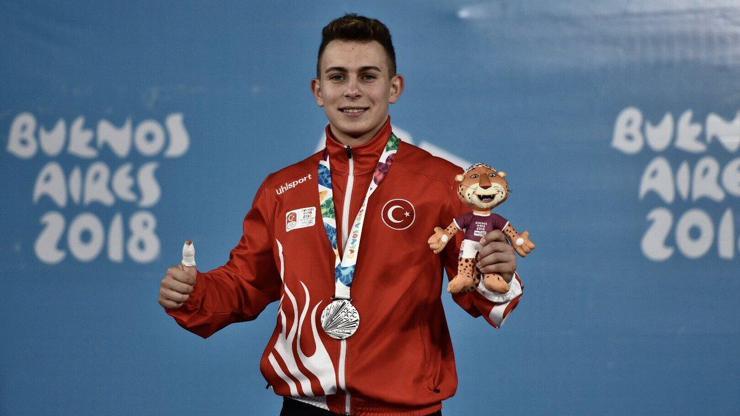 Gençlik olimpiyatlarında Caner Toptaş gümüş madalya kazandı