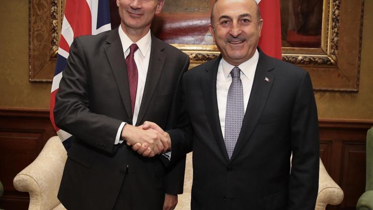 Bakan Çavuşoğlu, İngiltere Dışişleri Bakanı Hunt ile görüştü