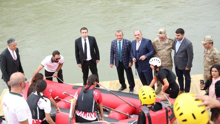 Türkiyenin ilk Rafting Eğitim Merkezi Tuncelide açıldı