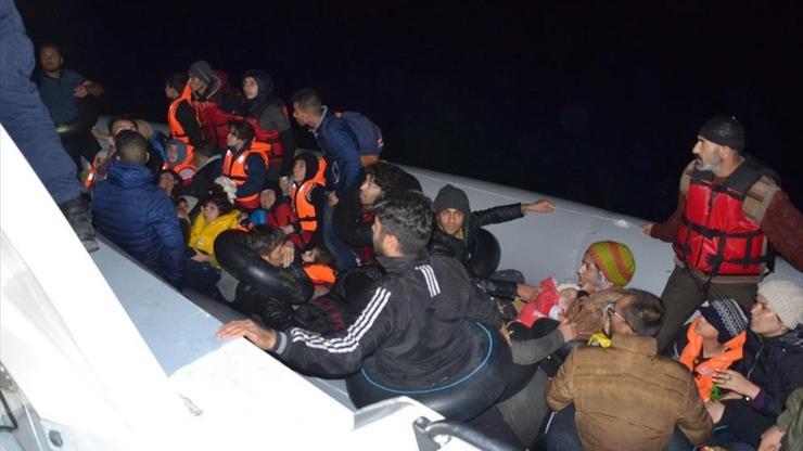46 göçmen İzmir açıklarında lastik botta yakalandı