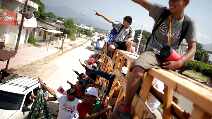 Meksika göçmen kervanına iş teklif etti
