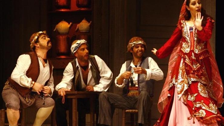 Antalya DOBdan İstanbulname opereti prömiyeri