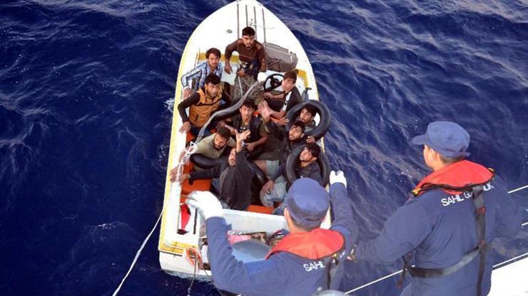 Sürat teknesi ile denize açılan göçmenler bulundu