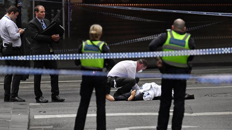 Avustralyada bıçaklı saldırı: 1 ölü, 2 yaralı