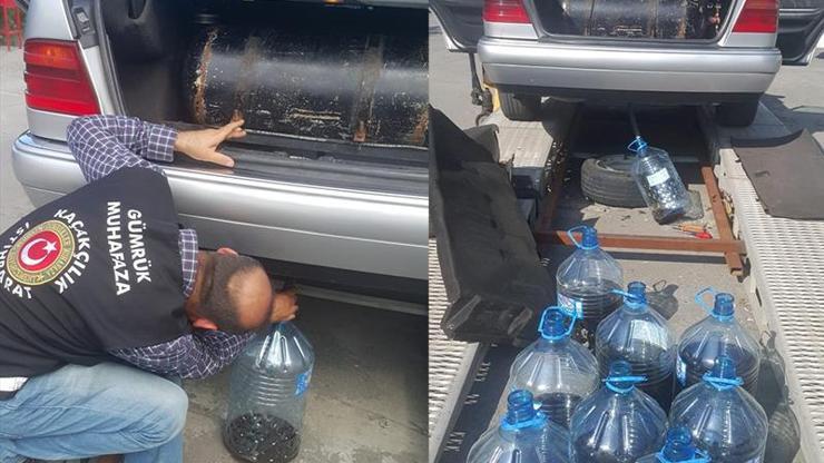 Sınırdaki aracın yakıt deposunda kaçak bal yakalandı
