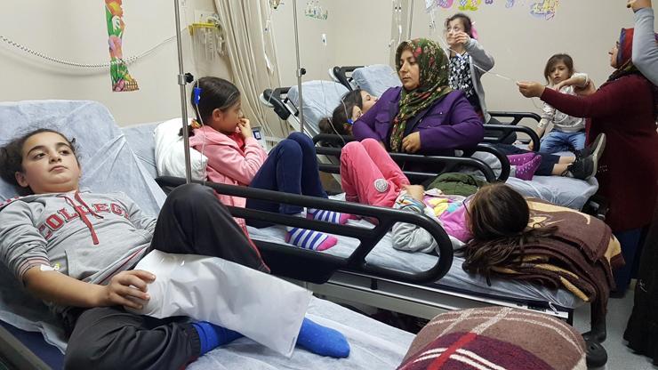 Trabzonda 25 öğrenci zehirlenme şüphesiyle hastaneye kaldırıldı