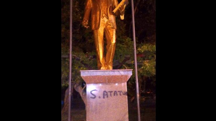 Atatürk heykeline sprey boyalı yazıya 3 gözaltı