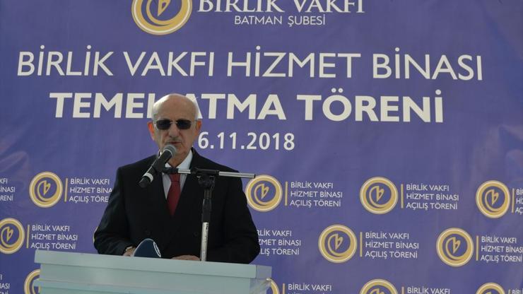 Belediye başkanlığıyla valiliğin aynı kişide olması görüşündeyim