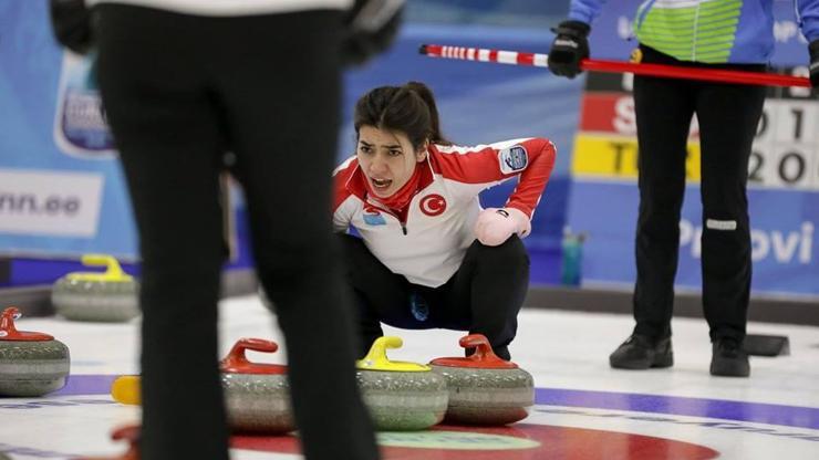 Türkiye Kadın Curling Milli Takımı B klasmanında bronz madalya aldı