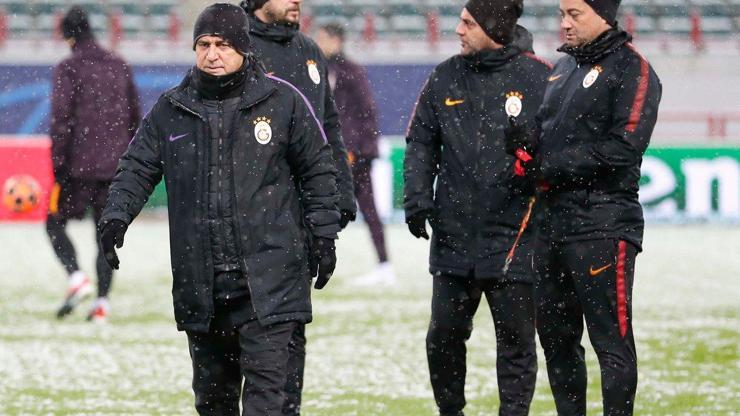 Galatasaraylı futbolcuların soğukla imtihanı