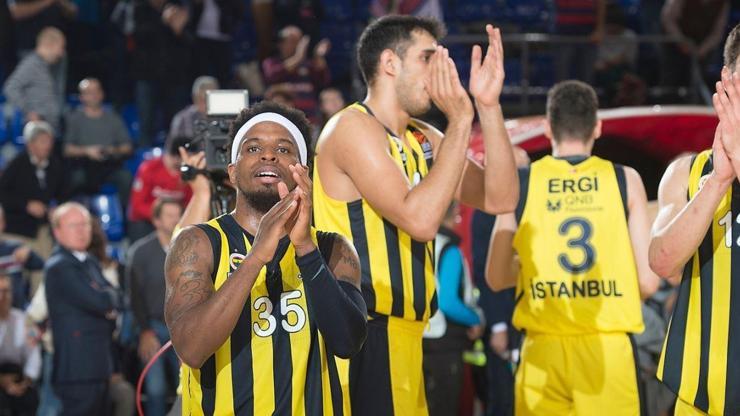 Barcelonaya sahayı dar eden Fenerbahçe liderliğe yükseldi