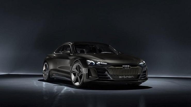 Audi’den 4 kapılı elektrikli coupe
