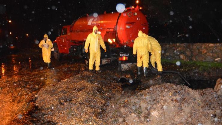 Gaziantepte petrol boru hattına yıldırım isabet etti