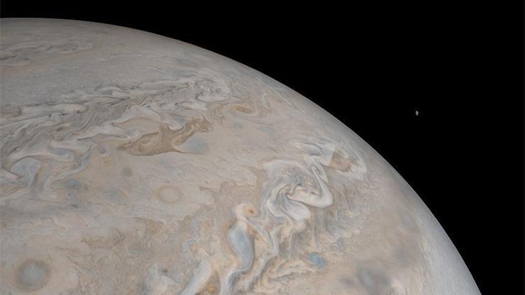 Jüpiterdeki dev kasırgalar görüntülendi