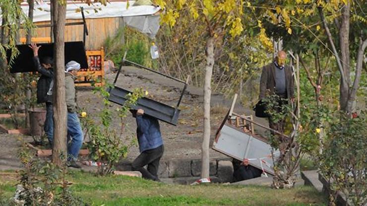 Bölge diken üstünde... Alabildiklerini alıp götürüyorlar